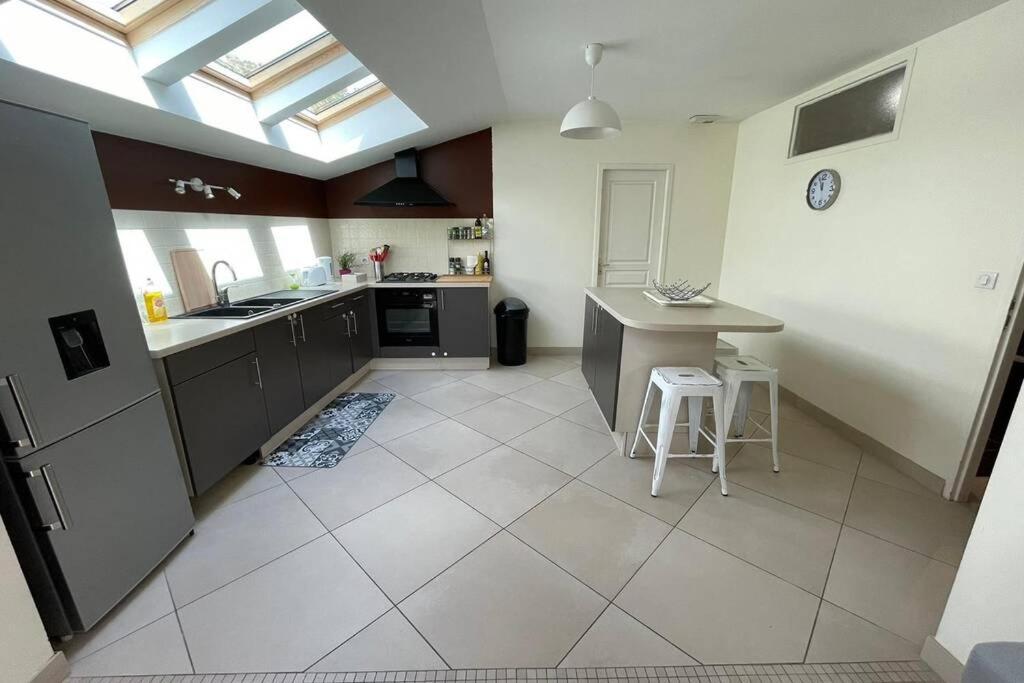 Superbe Appartement Avec 2 Chambres - 9 Personnes - Parking Prive Tournon-sur-Rhone Εξωτερικό φωτογραφία