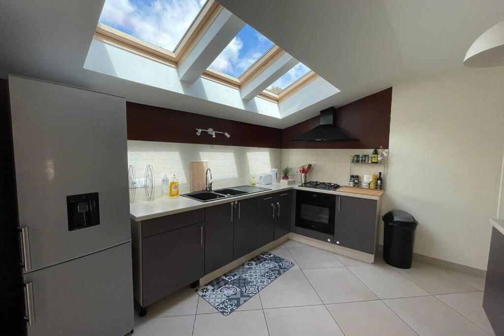 Superbe Appartement Avec 2 Chambres - 9 Personnes - Parking Prive Tournon-sur-Rhone Εξωτερικό φωτογραφία